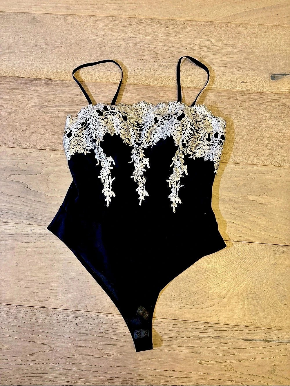 Lace Detail Haute Monde women's bodysuit size XL